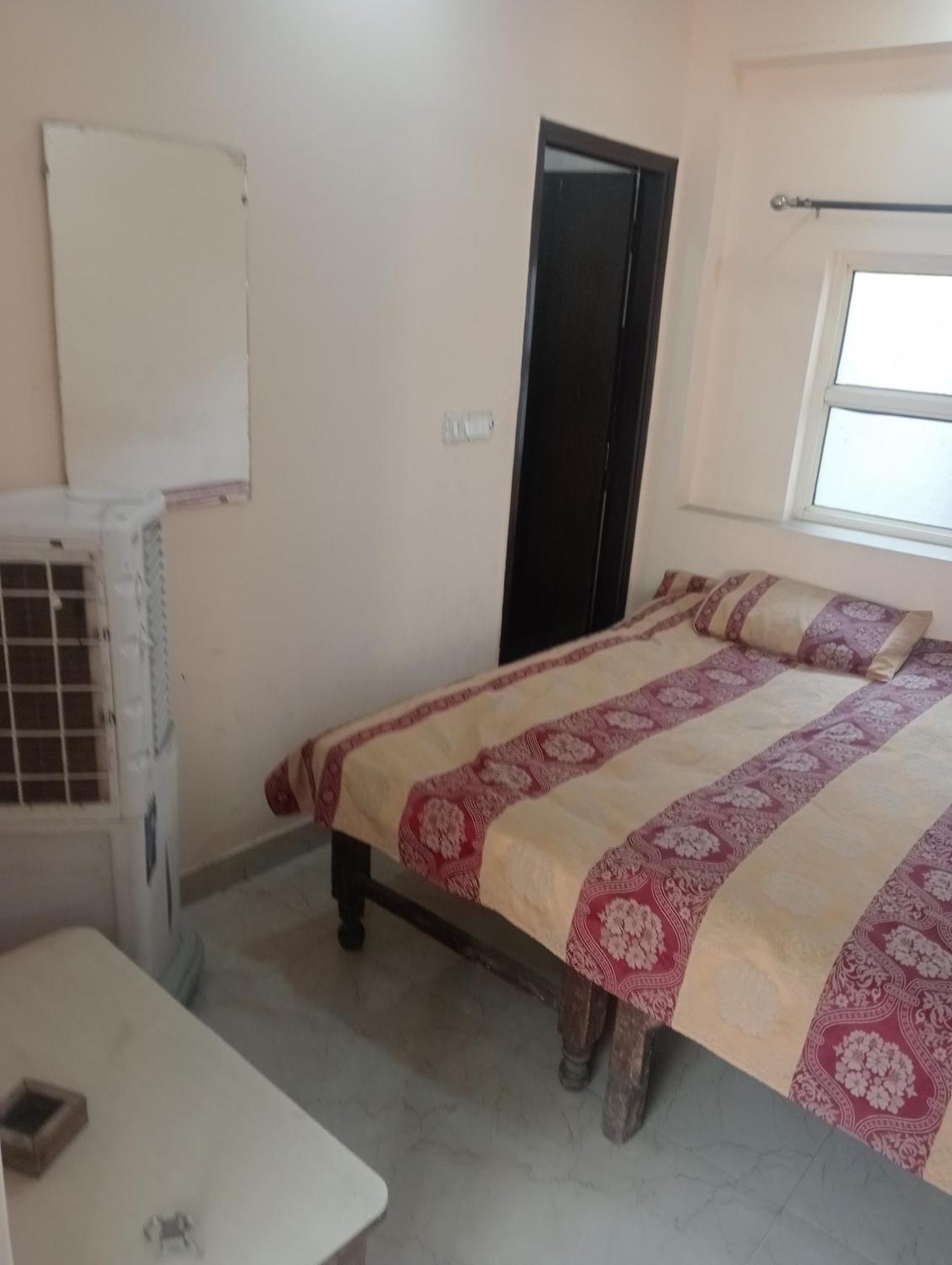Ever Green Guest House Travel & Pg New Delhi Exterior foto