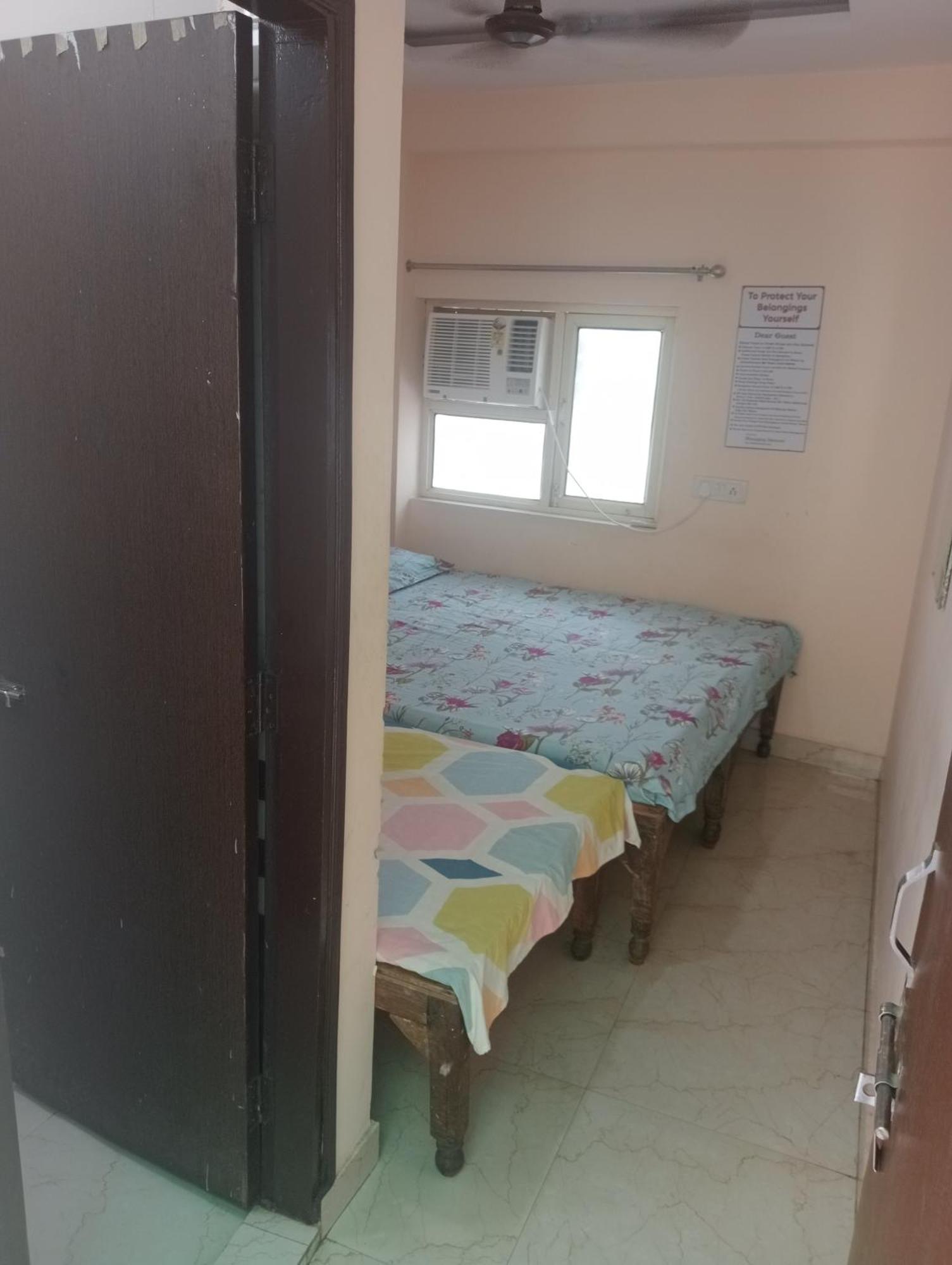 Ever Green Guest House Travel & Pg New Delhi Exterior foto